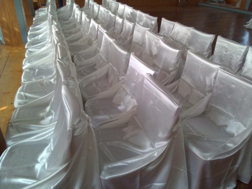 svatebni-potahy-na-zidle-satenove-povlaky-5