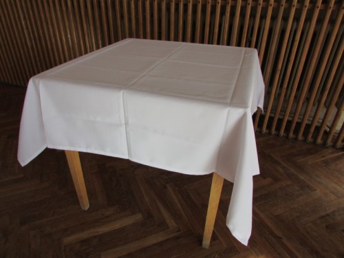 ubrus-140-140-na-ctvercovy-stul-pujcovna-litomysl