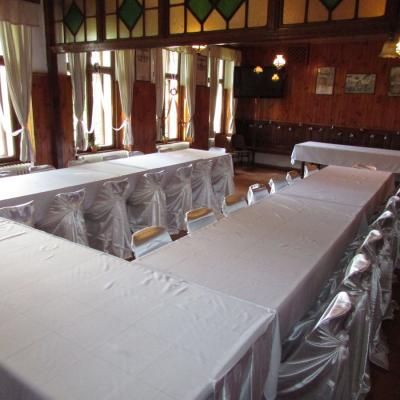 Pronajem Ubrusy Skirting Textili 15