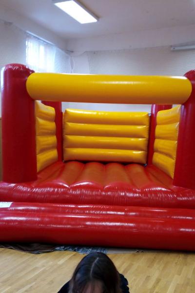 Skakaci Hrady Na Svatbu 1