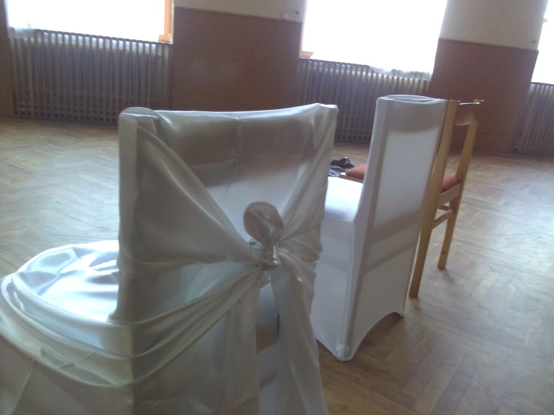 Potahy na klasické židle v kulturácích a sokolovnách