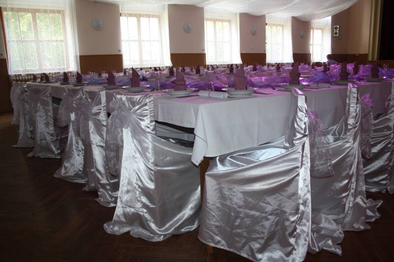 Pronájem svatební potahy na židle Brno, půjčovna svatebních potahů Brno