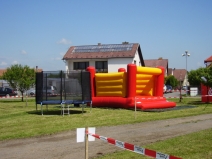 skakaci-hrad-s-trampolinou1